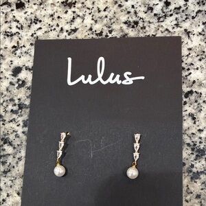Lulu's Gold and Cream Pearl Earrings